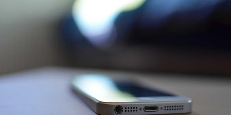 新生儿安全睡眠环境布置指南：精选婴儿床与SIDS预防，守护宝宝安睡每一夜